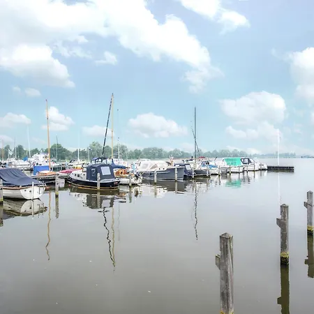 Harbour At Uitgeestermeer View Botel