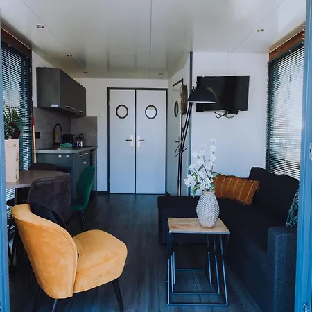 Botel Modern Houseboat With Air Conditioning Located In Marina