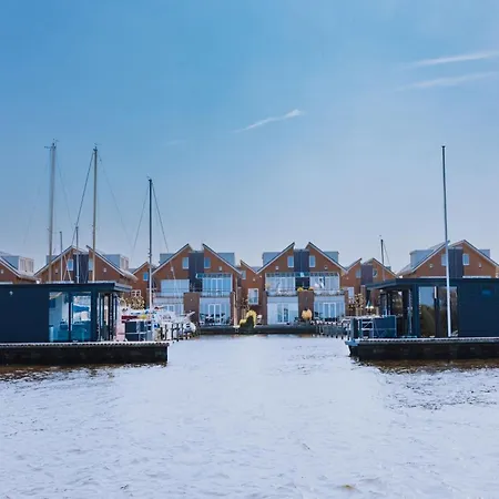 Modern Houseboat With Air Conditioning Located In Marina Botel Uitgeest