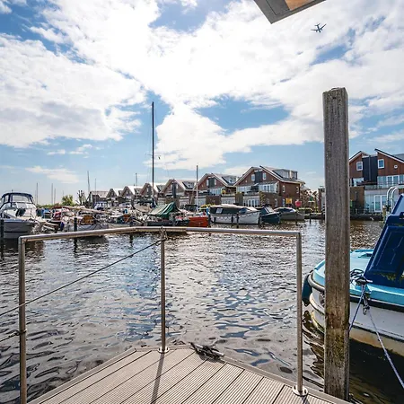 Båthotell Harbour At Uitgeestermeer View 3*