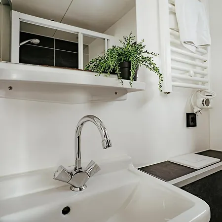 Båthotell Harbour At Uitgeestermeer View 3*