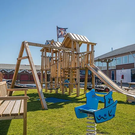 Harbour At Uitgeestermeer View Båthotell Uitgeest