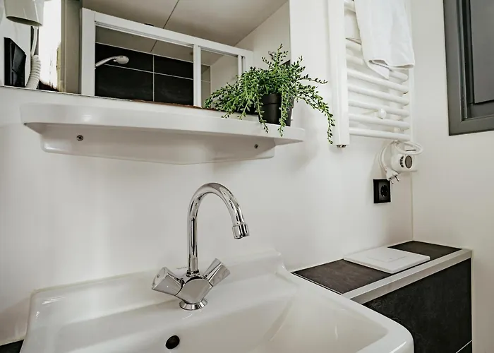 Båthotell Harbour At Uitgeestermeer View 3*