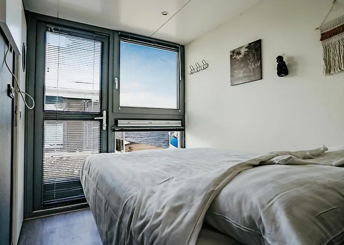 Harbour At Uitgeestermeer View Båthotell Uitgeest