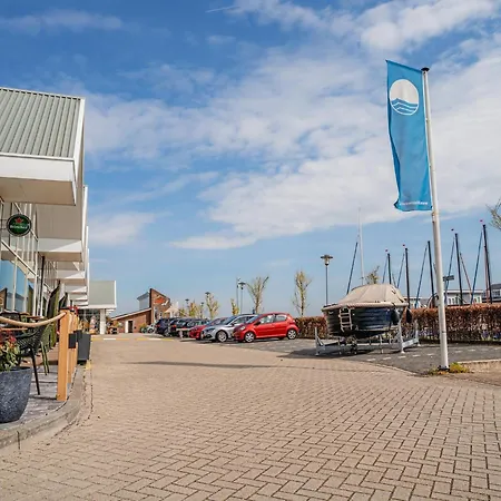 Harbour At Uitgeestermeer View Hotel na wodzie