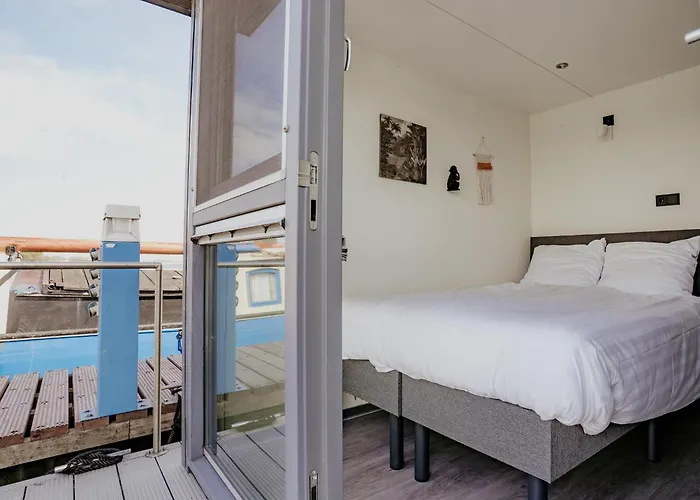 ספינת מלון Harbour At Uitgeestermeer View Uitgeest